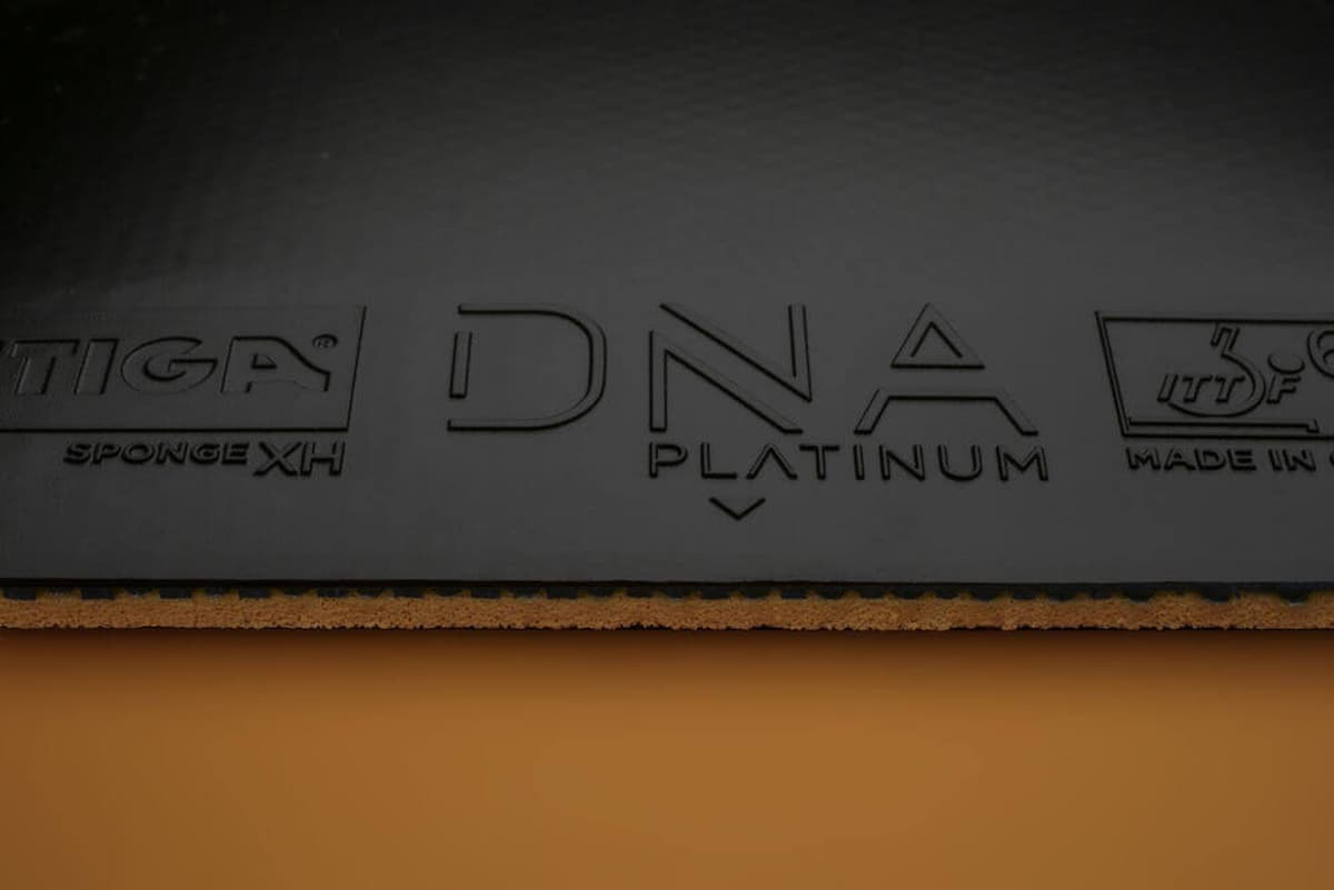 STIGA DNA Future M Table tennis rubber Platinum XH